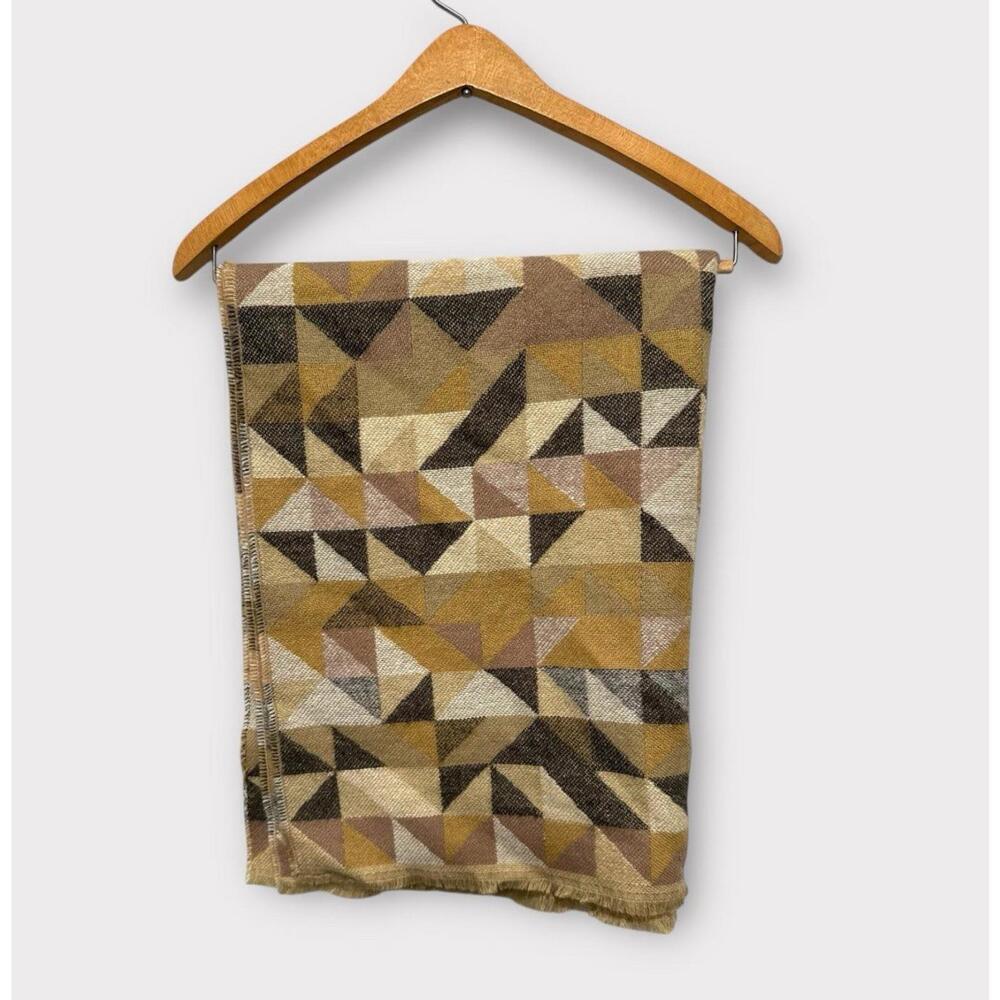 Unbranded Womenβs Blanket Scarf Geometric Neutral Multicolor Slight Fringe 70"
